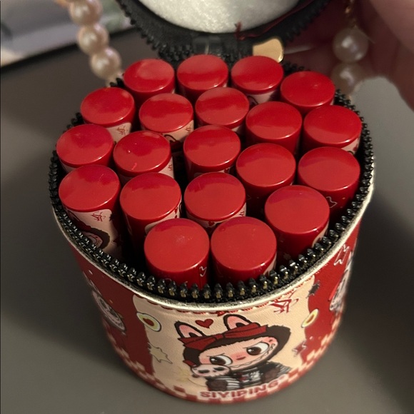 Labubu purse with lipgloss - Picture 4 of 11